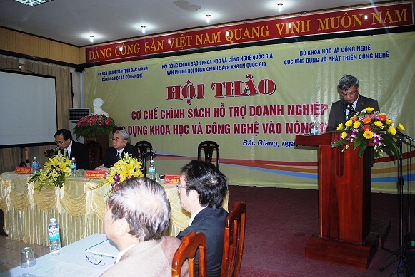 Thứ trưởng Bộ KH&CN Trần Việt Thanh phát biểu tại Hội thảo